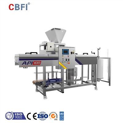 CBFI מכונת אריזת חלקיקי קרח אוטומטית API100: תקן חדש לפתרונות אריזת שקיות קרח בקיבולת גבוהה